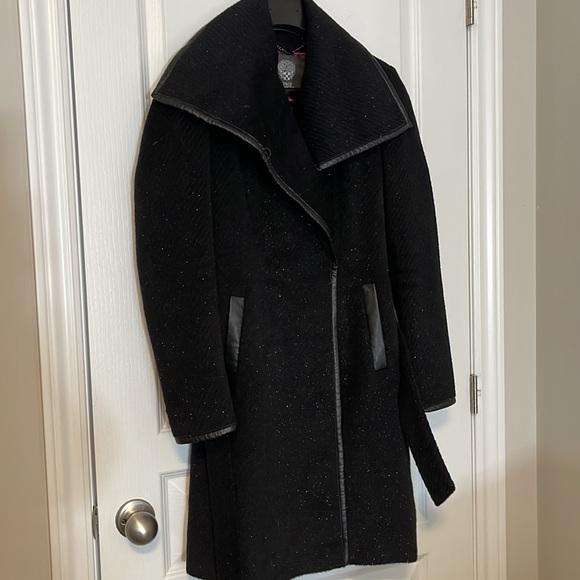 Vince Camuto coat 🧥 - Picture 3 of 8